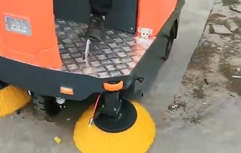 无锡某动力科技有限公司采购御卫仕扫地机DS5和洗地机HX7满足打扫清洁的需求