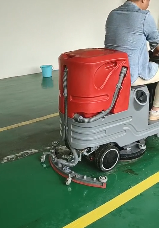 泰兴某节能公司采购御卫仕驾驶式洗地机DX5解决地面清洁问题